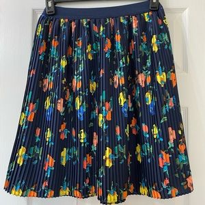 Beautiful Navy Pleated Floral Skirt Size Small